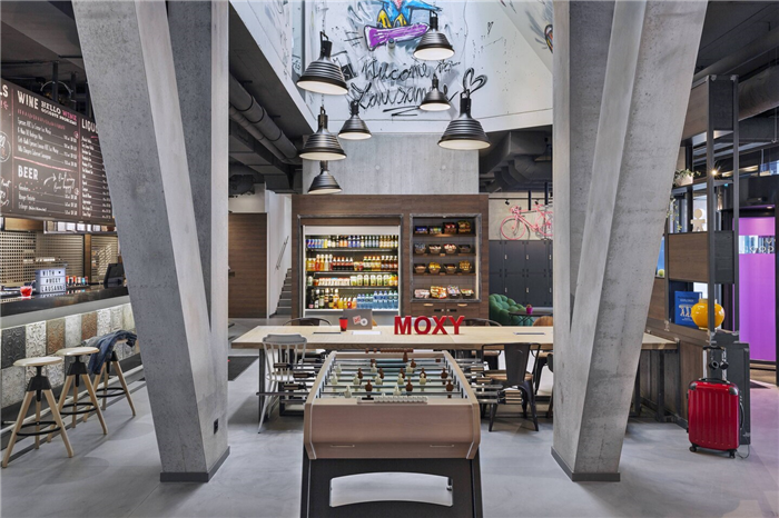 瑞士Moxy酒店休閑公區(qū)設(shè)計(jì) 小而美的潮牌精品酒店設(shè)計(jì)鼻祖 瑞士Moxy酒店休閑公區(qū)設(shè)計(jì) 小而美的潮牌精品酒店設(shè)計(jì)鼻祖